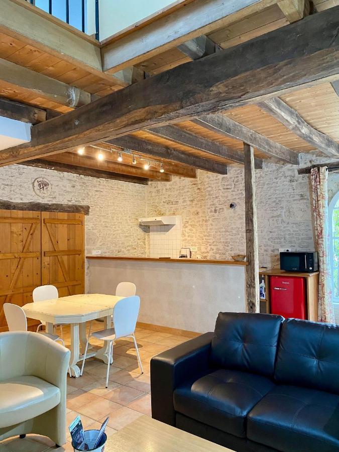 Domaine De La Laigne - Spa Asnieres-la-Giraud Bagian luar foto