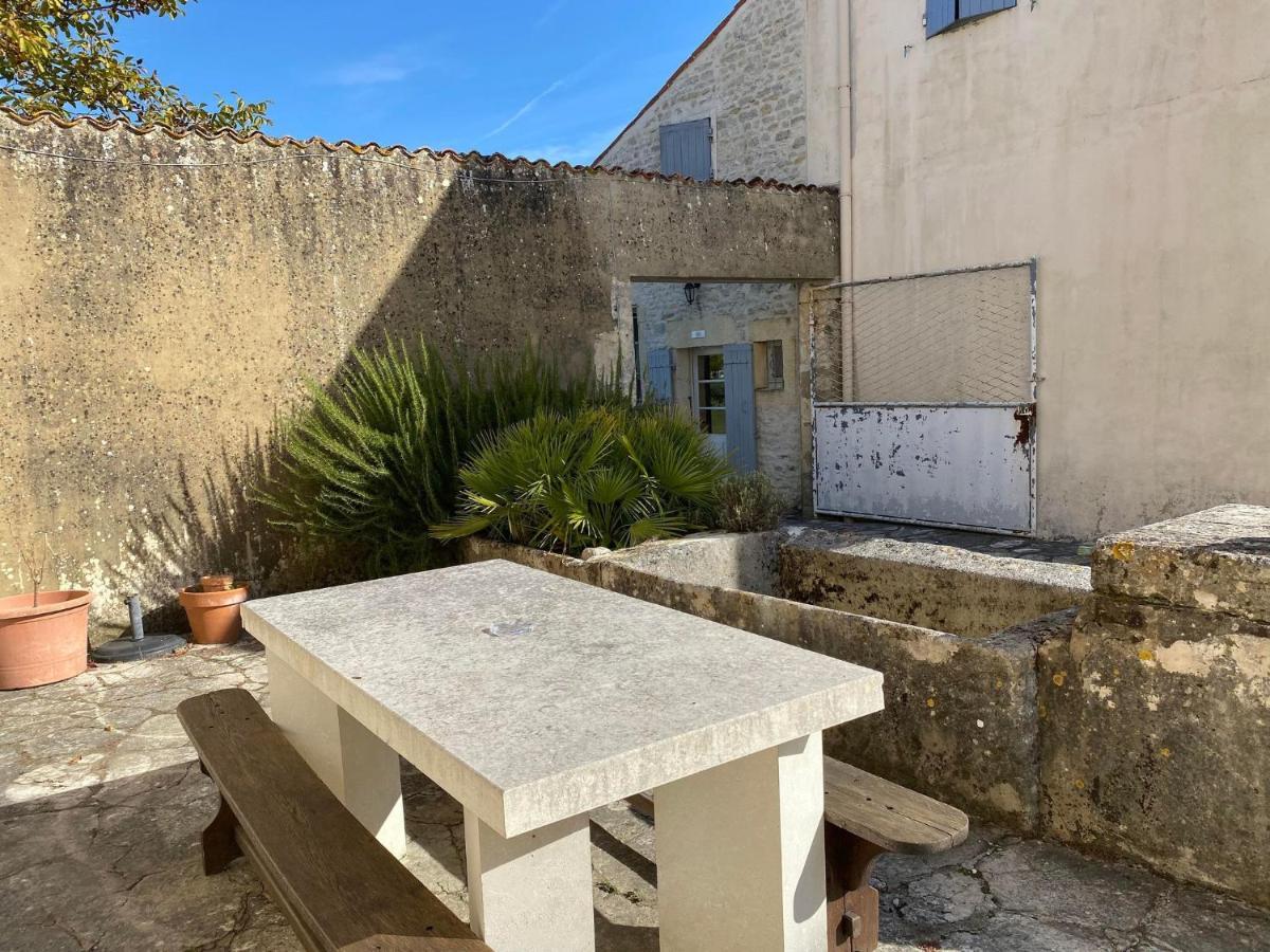 Domaine De La Laigne - Spa Asnieres-la-Giraud Bagian luar foto