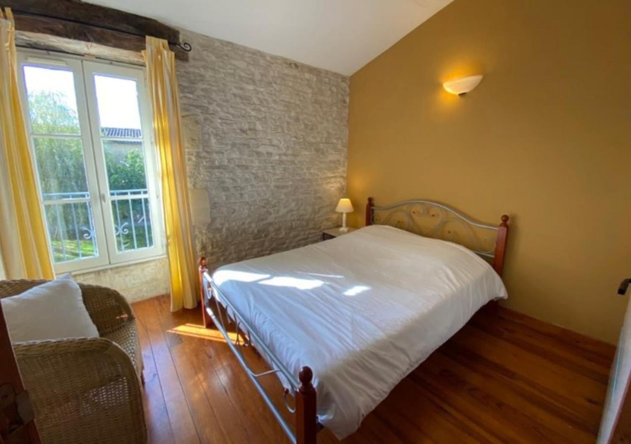 Domaine De La Laigne - Spa Asnieres-la-Giraud Bagian luar foto