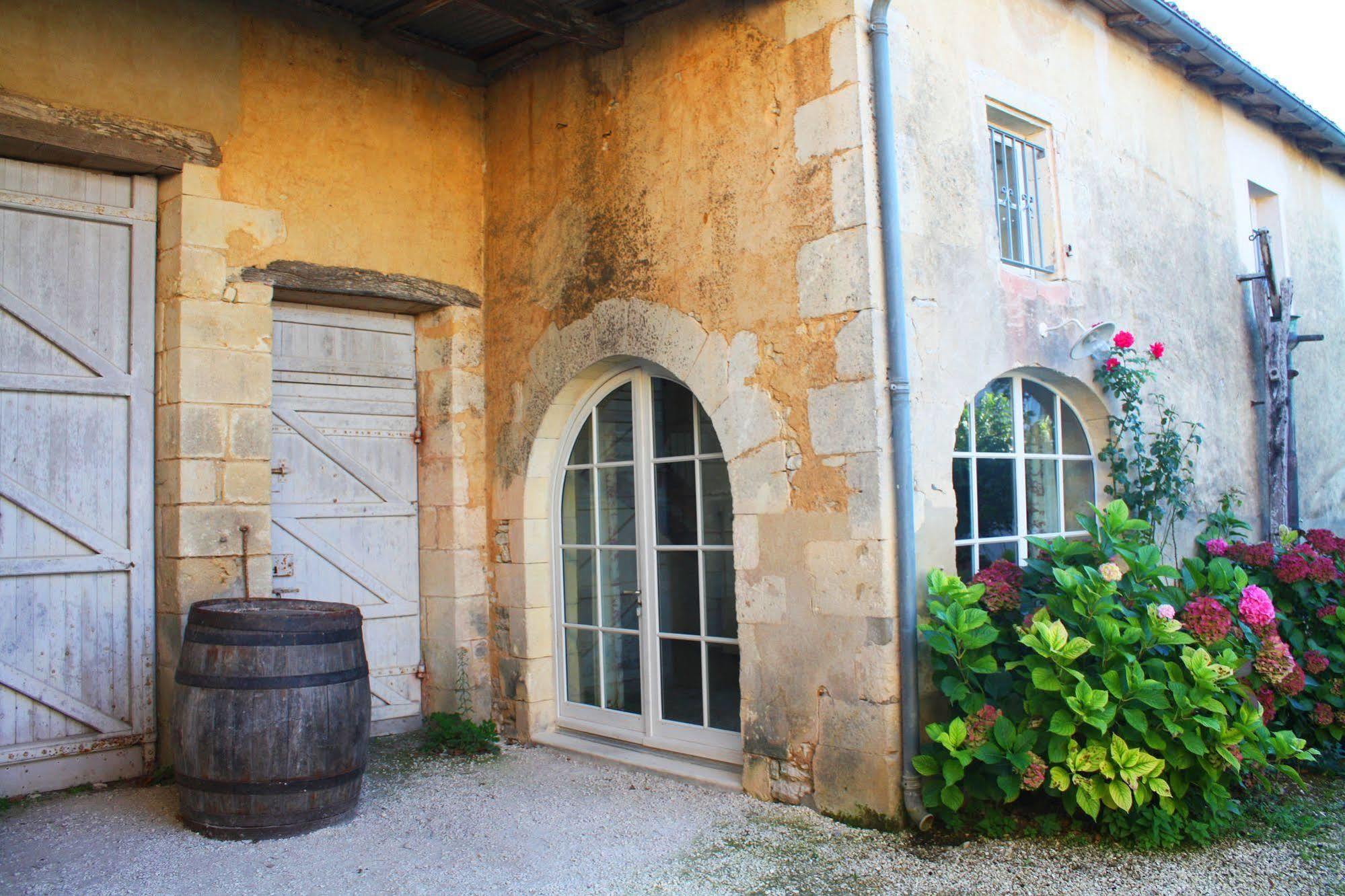 Domaine De La Laigne - Spa Asnieres-la-Giraud Bagian luar foto